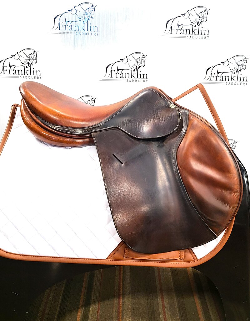 Butet Jumping Saddle 18" Seat Med Tree Long Flap Consignment #580