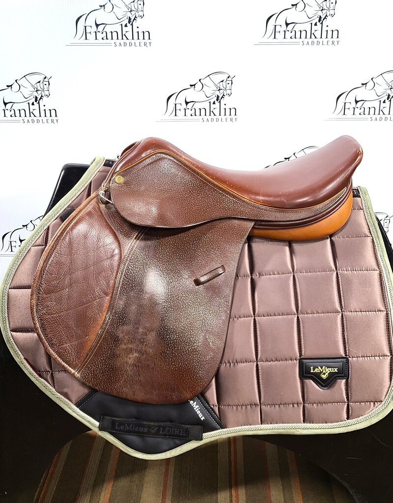 Jumping Saddle 17.5" Seat Consignment #511