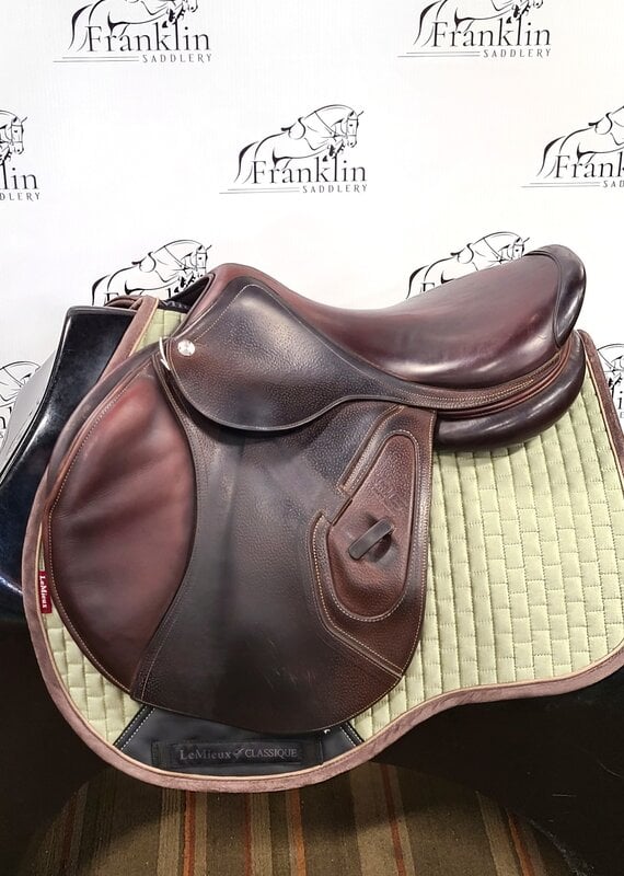 CWD 2Gs Jumping Saddle 17.5" Seat Medium Tree Consignment #669