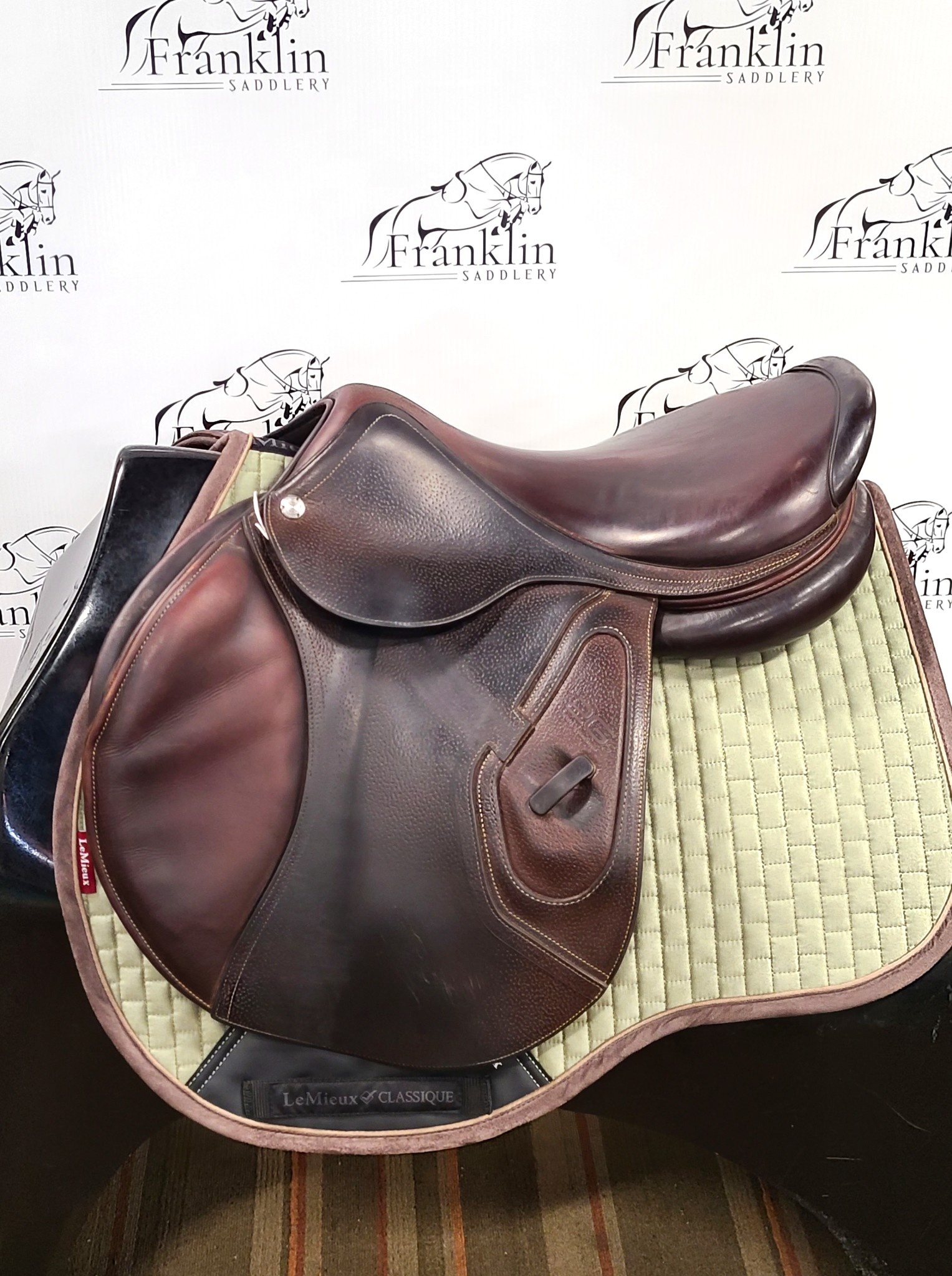 小物 DESCENDANT descendant PLAID STALL 24aw Lexington, custom saddle specially designed for cross country
