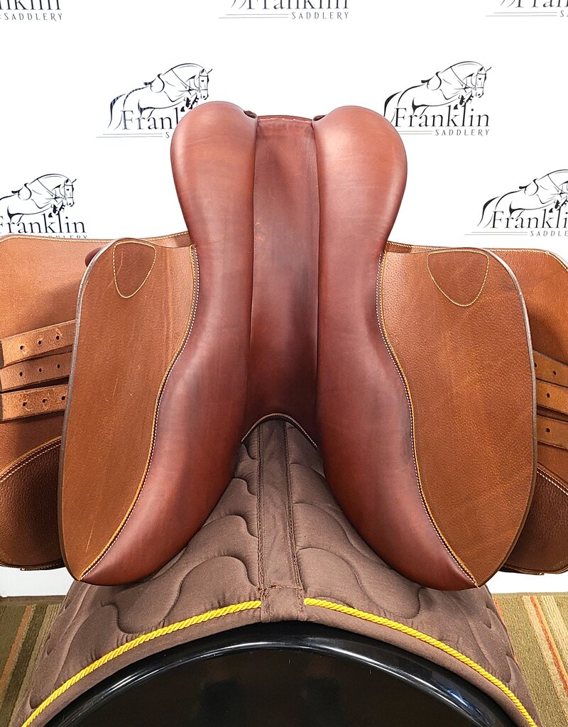 Butet Used Butet Integrated Grained L 17" Seat 2.5 Flap Standard Tree D+FVIRG Gold Saddle