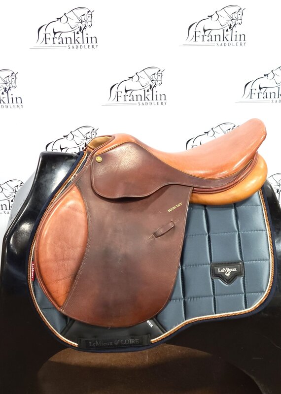 Pessoa Blyth Tait  Saddle 17" Seat Consignment #701