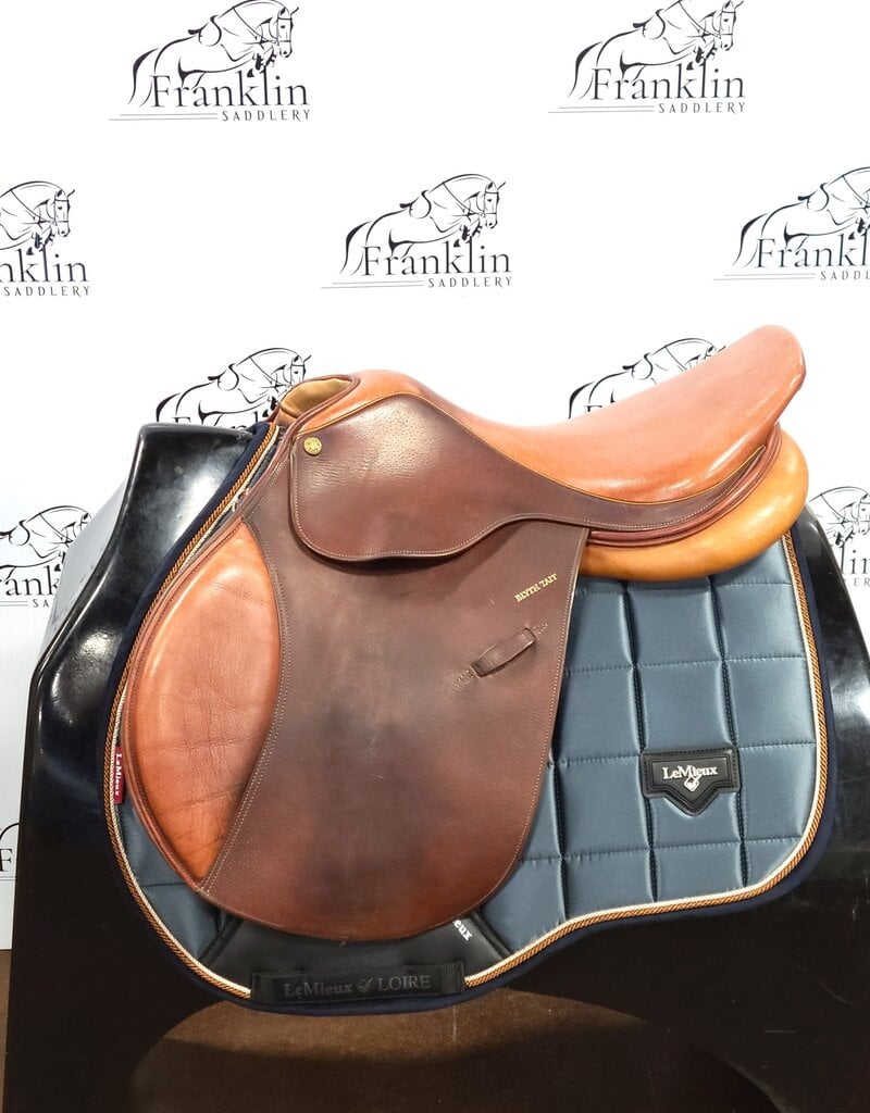 Pessoa Blyth Tait  Saddle 17" Seat Consignment #701