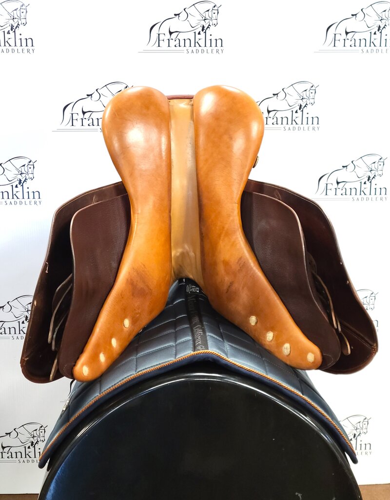 Pessoa Blyth Tait  Saddle 17" Seat Consignment #701