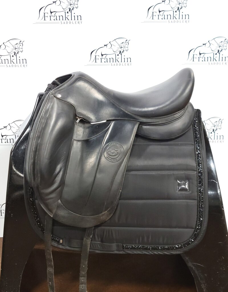 Forestier Aachen Dressage Saddle 18.5" Seat Consignment #724