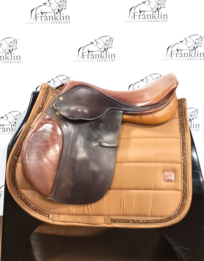 Beval Jumping Saddle 17.5" Seat Consignment #717