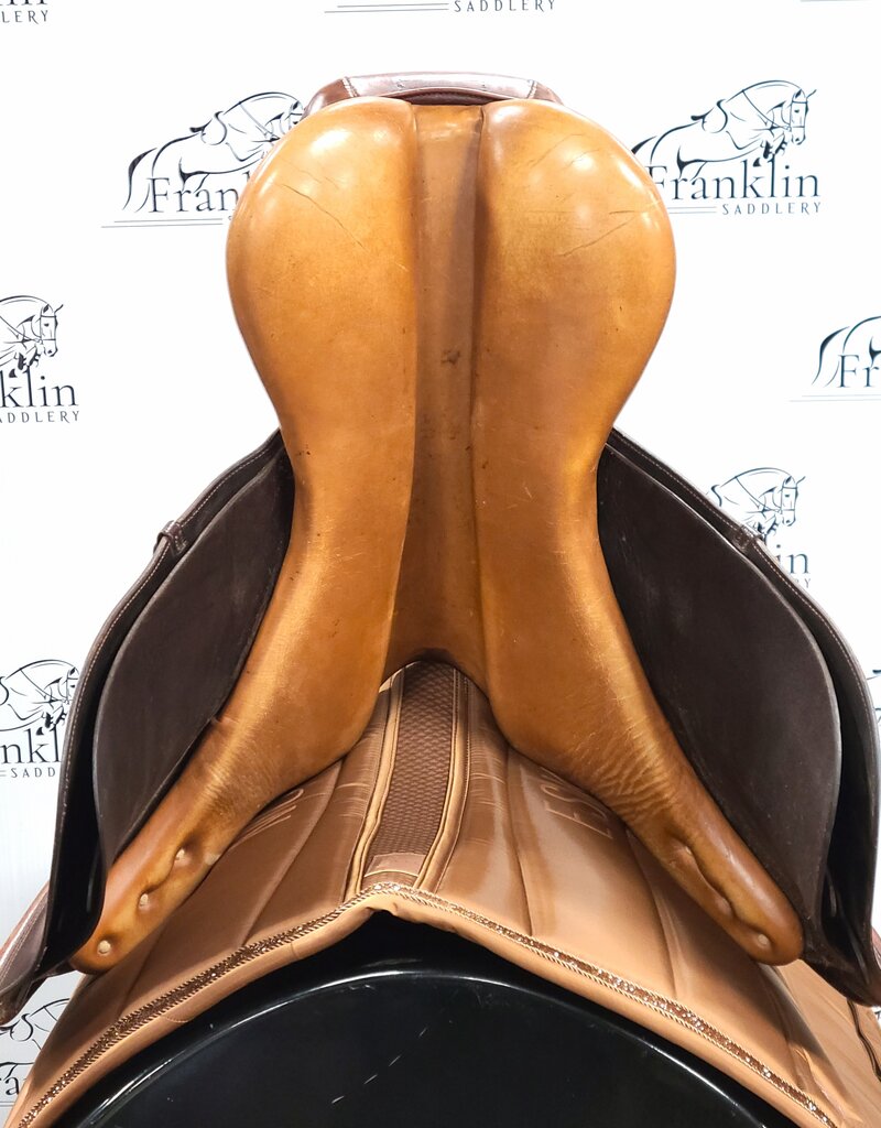 Beval Jumping Saddle 17.5" Seat Consignment #717