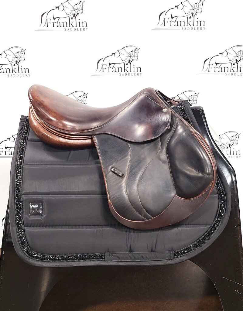 Devoucoux Biarritz Saddle 18" Seat Consignment #721