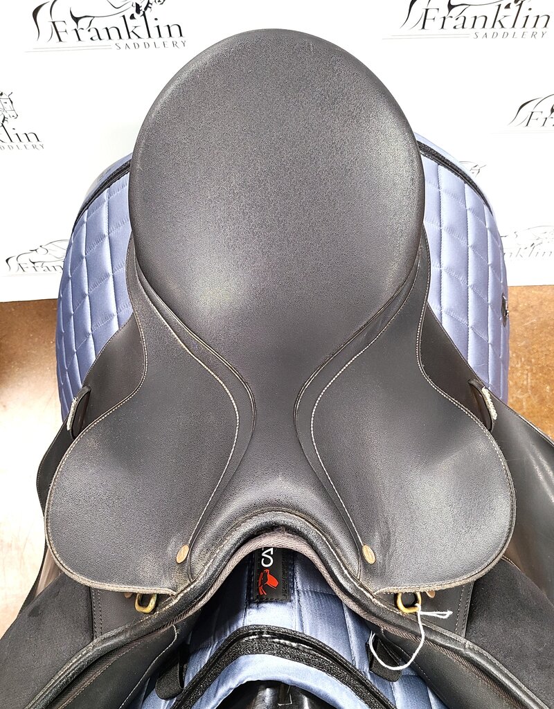 Wintec Jumping Saddle 16.5" Seat Consignment # 727