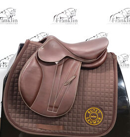 Butet Butet Premium Integrated L 15" Seat 1.5 Flap Standard Tree DF Gold Saddle- Leased Until Fall 2026