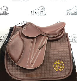 Butet Used Butet Premium Integrated L 16.5" Seat 2.5 Flap Standard Tree Gold Saddle