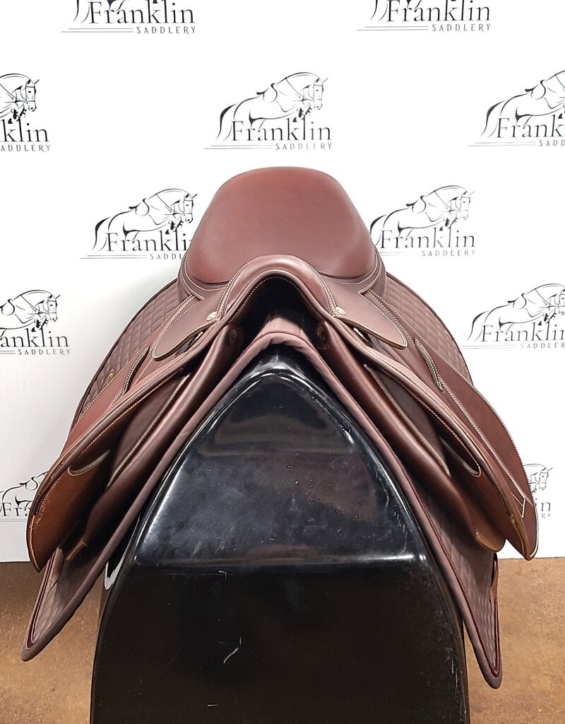 Butet Used Butet Premium Integrated L 16.5" Seat 2.5 Flap Standard Tree Gold Saddle