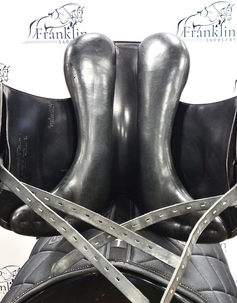 Amerigo Vega Dressage Saddle 17" Seat Consignment #733