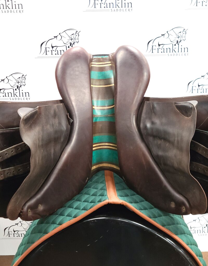 Voltaire Palm Beach Jumping Saddle 17" Seat Consignment #734