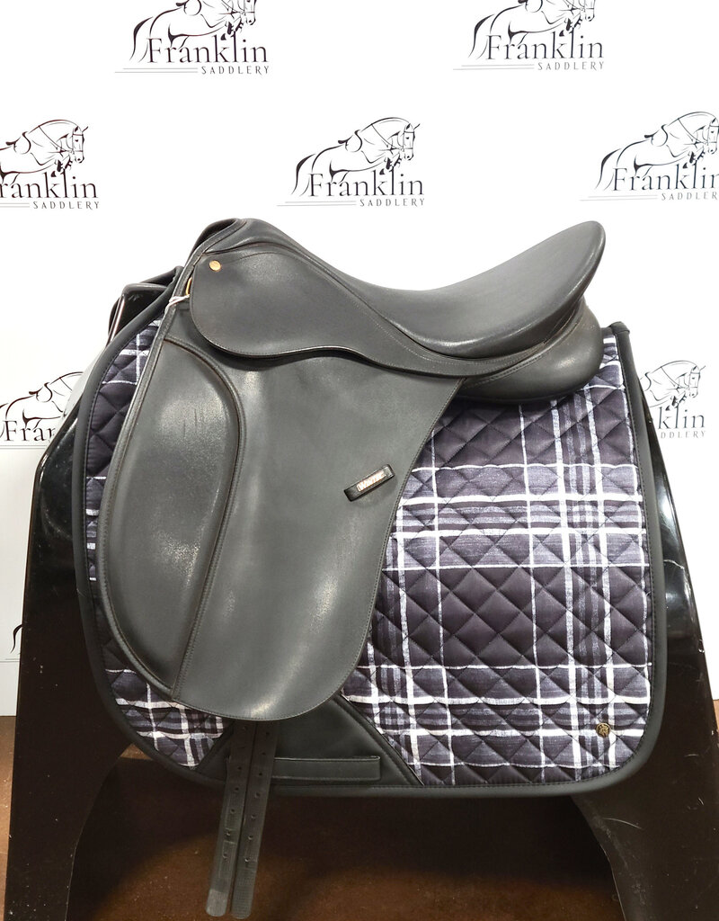 Wintec Dressage Saddle 17.5" Seat Consignment #739