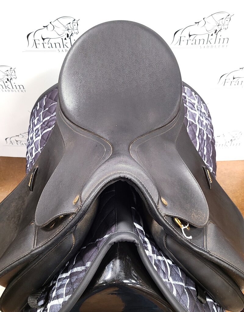 Wintec Dressage Saddle 17.5" Seat Consignment #739
