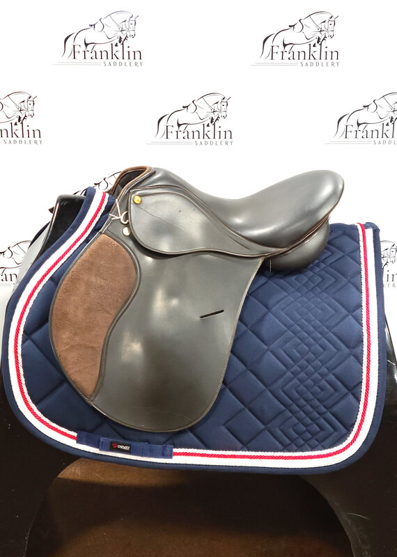 HDR Advantage Jumping Saddle 16" Seat Consignment #749