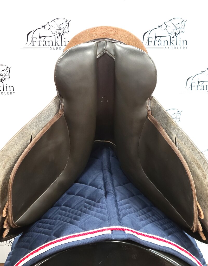 HDR Advantage Jumping Saddle 16" Seat Consignment #749