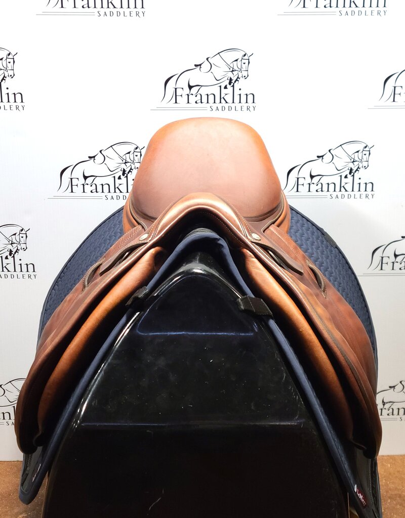 Butet Used Butet Premium Integrated M 17.5 Seat 1.75 Flap Standard Tree Gold Saddle