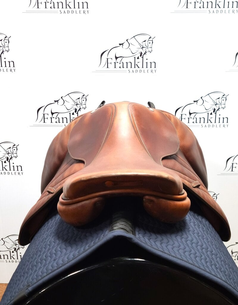 Butet Used Butet Premium Integrated M 17.5 Seat 1.75 Flap Standard Tree Gold Saddle