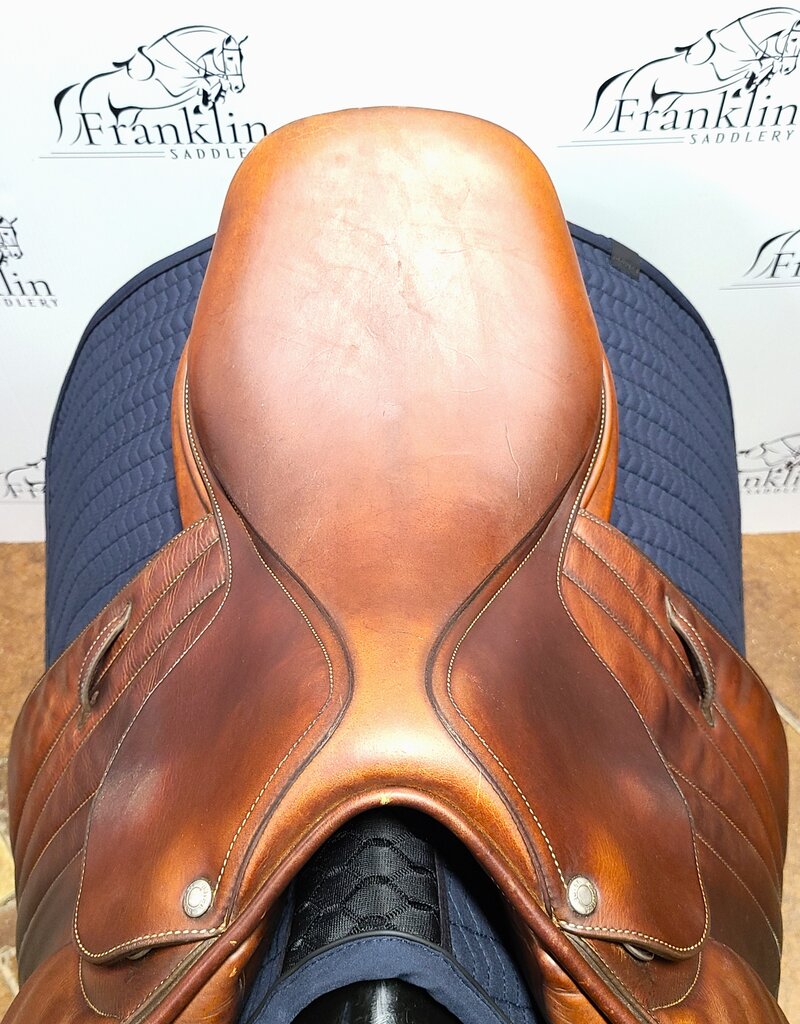 Butet Used Butet Premium Integrated M 17.5 Seat 1.75 Flap Standard Tree Gold Saddle