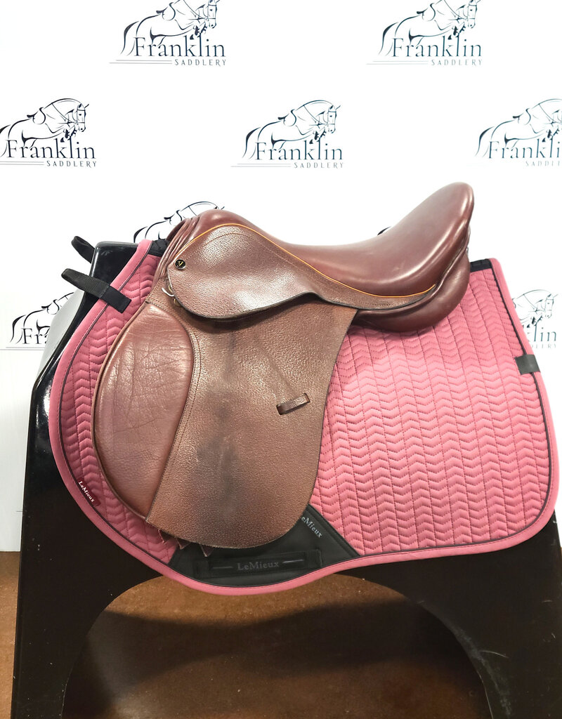 Victory Ellington All Purpose Saddle 17.5" Seat Consignment #756