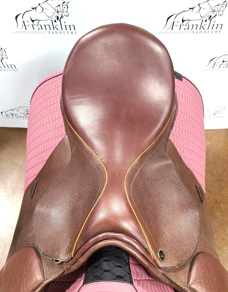 Victory Ellington All Purpose Saddle 17.5" Seat Consignment #756