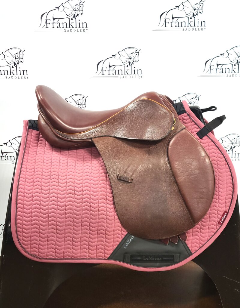 Victory Ellington All Purpose Saddle 17.5" Seat Consignment #756