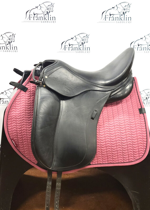 Schleese Triumph Dressage Saddle 18.5" Seat Consignment #754