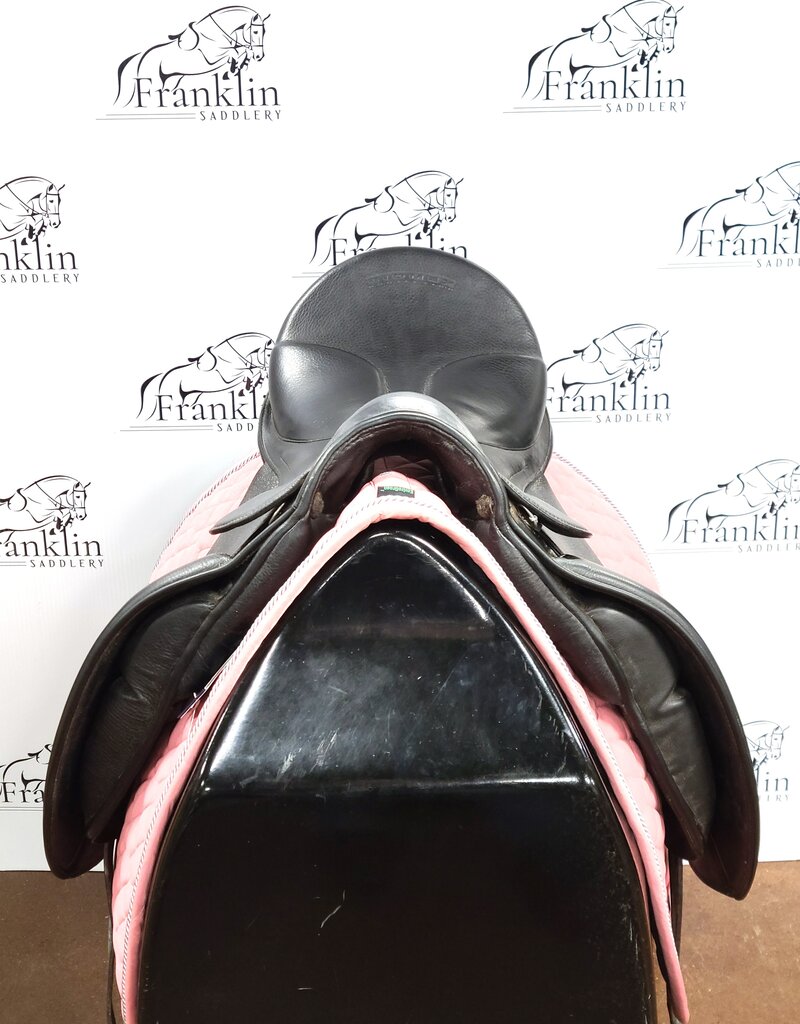 Stubben Genesis Dressage Saddle 17.5" Consignment #769