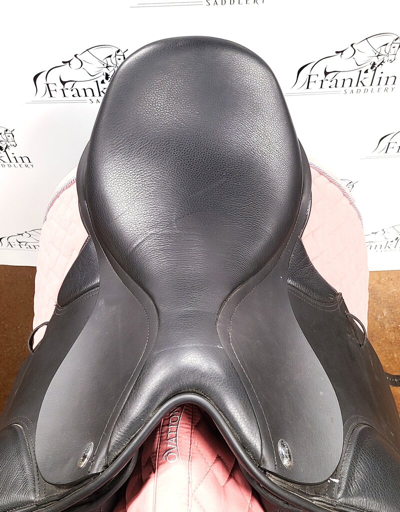 Thorowgood Synthetic Dressage Saddle 18.5" Seat Consignment #768