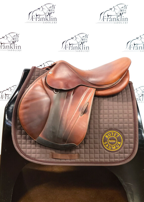 Butet Used Butet Premium L 17" Seat 2.5 Flap Standard Tree Gold Saddle Consignment #772