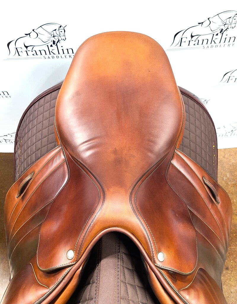 Butet Used Butet Premium L 17" Seat 2.5 Flap Standard Tree Gold Saddle Consignment #772