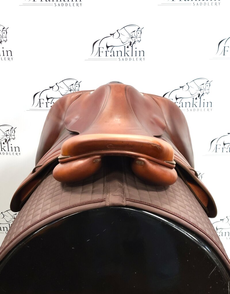 Butet Used Butet Premium L 17" Seat 2.5 Flap Standard Tree Gold Saddle Consignment #772