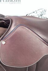 Butet Butet Premium Integrated L 16.5" Seat 2.5 Flap Standard Tree Cachou Saddle with Navy Rear Piping and Seat Stream