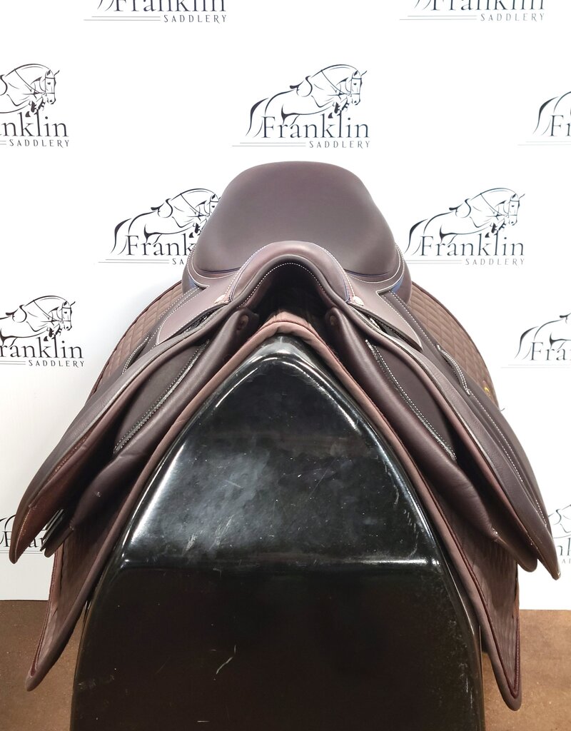 Butet Butet Premium Integrated L 16.5" Seat 2.5 Flap Standard Tree Cachou Saddle with Navy Rear Piping and Seat Stream