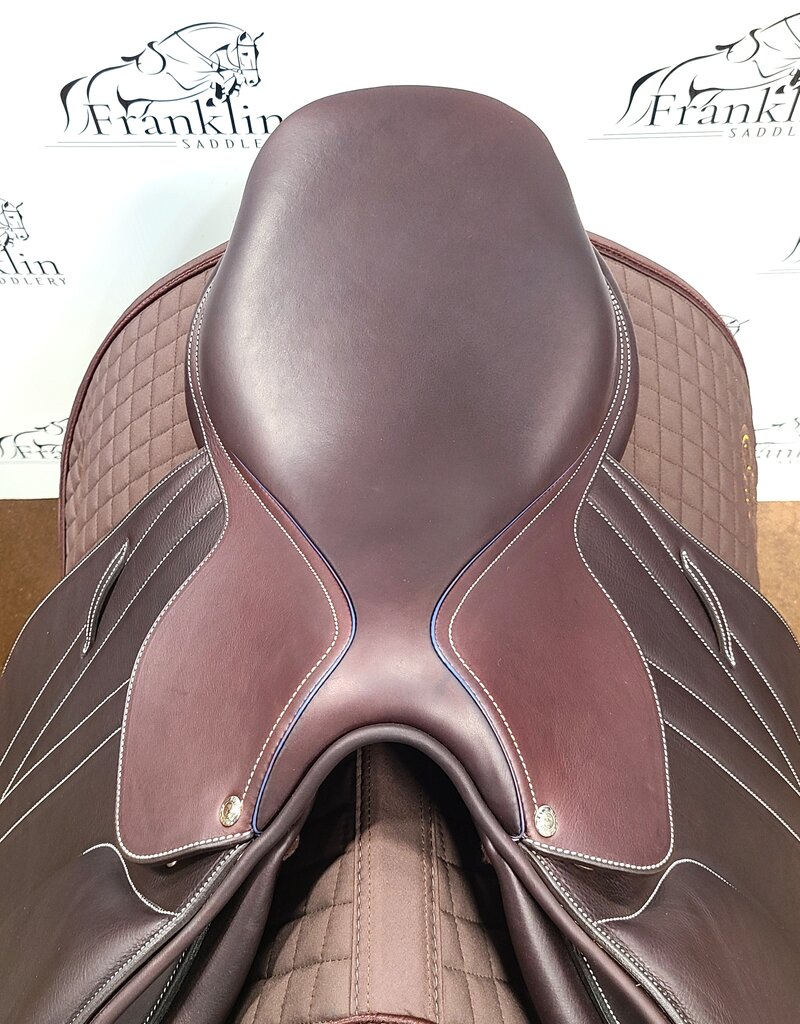 Butet Butet Premium Integrated L 16.5" Seat 2.5 Flap Standard Tree Cachou Saddle with Navy Rear Piping and Seat Stream
