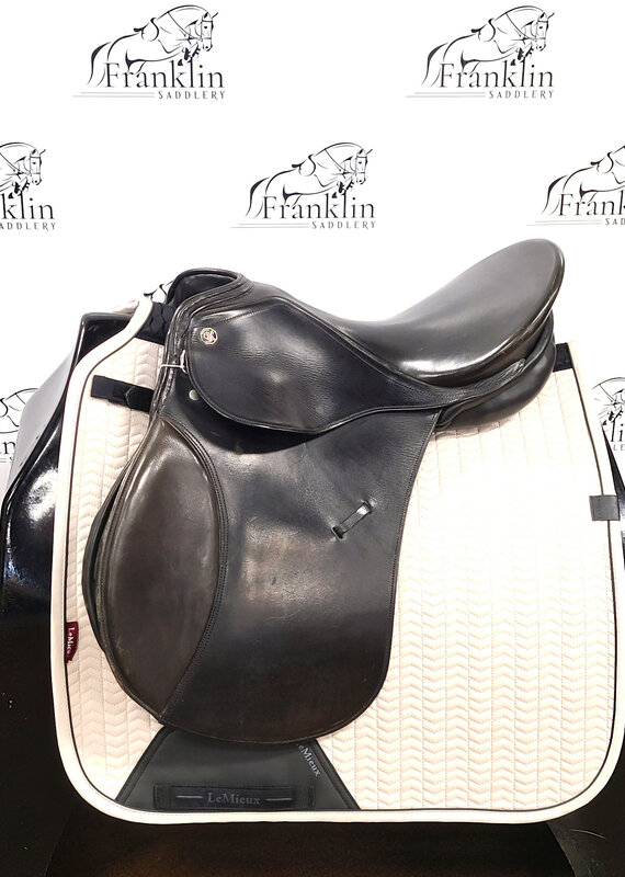 Kieffer Aachen II AT All Purpose Saddle 17" Seat Consignment #776