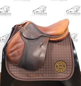 Used Butet M 17.5" Seat 2.5 Flap Standard Tree Gold Saddle Consignment #791