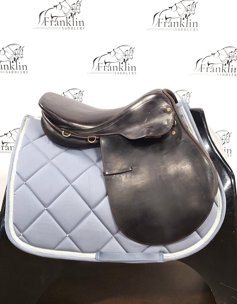 Courbette Merkur Jumping Saddle 17" Seat MW Tree Consignment #789