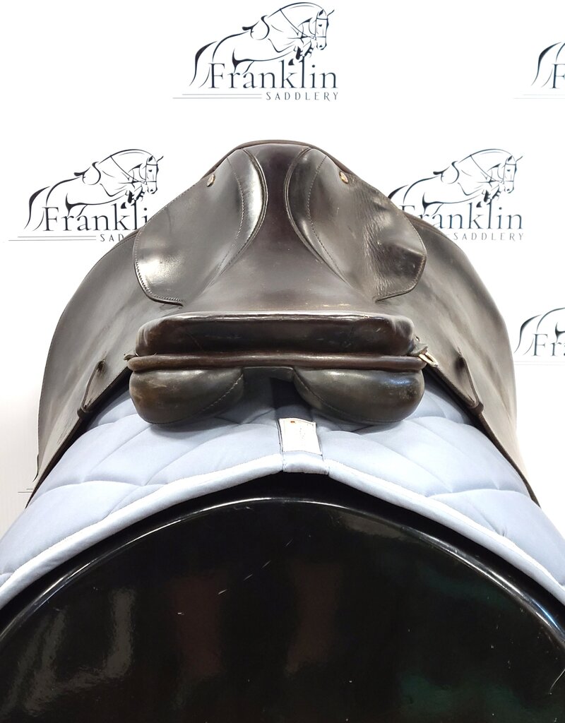 Courbette Merkur Jumping Saddle 17" Seat MW Tree Consignment #789