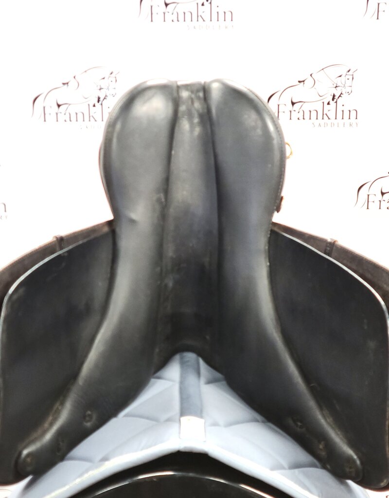 Courbette Merkur Jumping Saddle 17" Seat MW Tree Consignment #789
