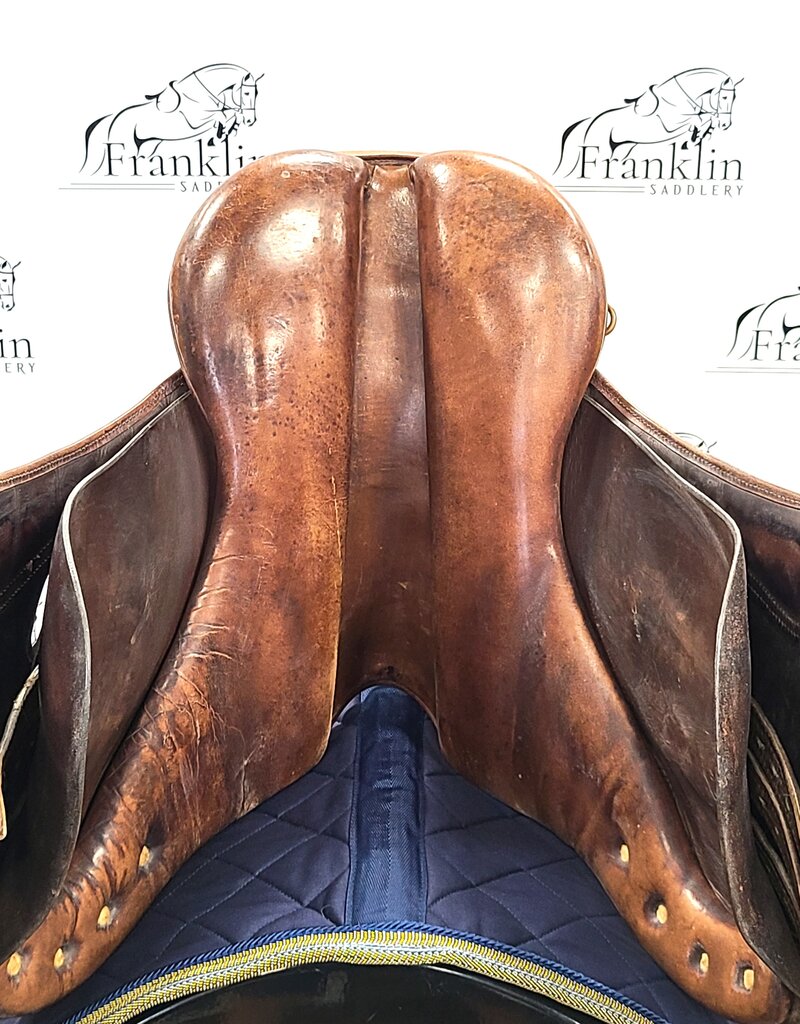 Crosby Jumping Saddle 16.5" Seat Consignment #787