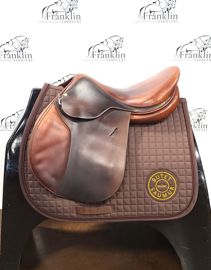 Used Butet C 17.5" Seat 2.25 Flap Standard Tree Gold Saddle Consignment #790
