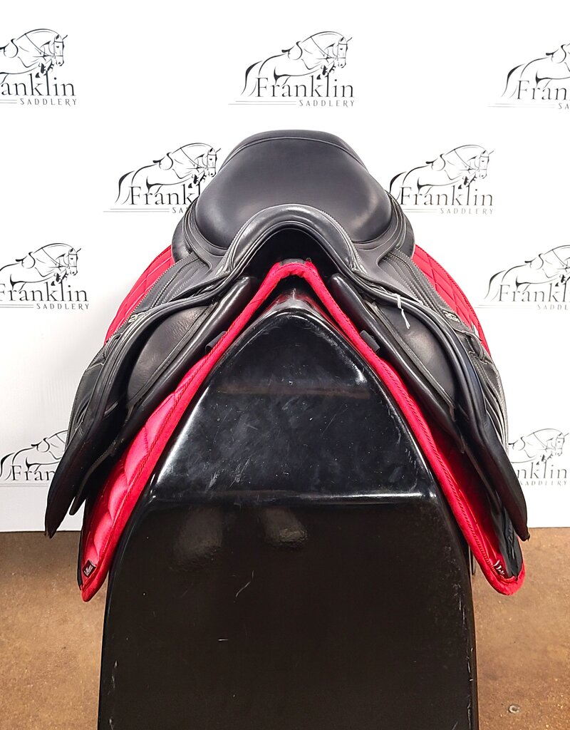 CWD 2Gs Jumping Saddle 17" Seat Consignment #801