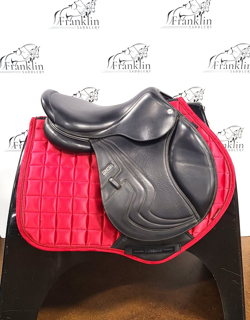 CWD 2Gs Jumping Saddle 17" Seat Consignment #801
