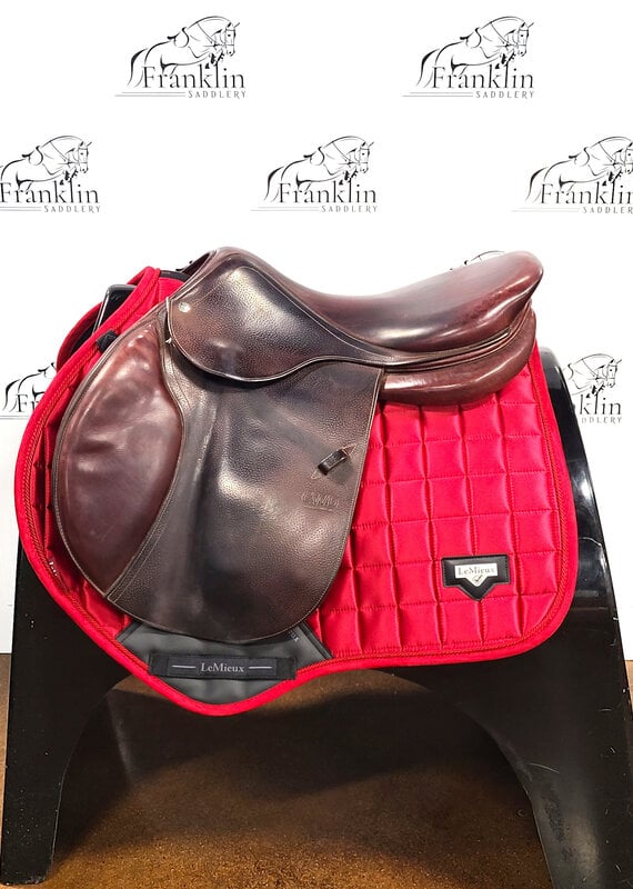 CWD CWD SEO3 Close Contact Jumping Saddle 18" Seat Consignment #802