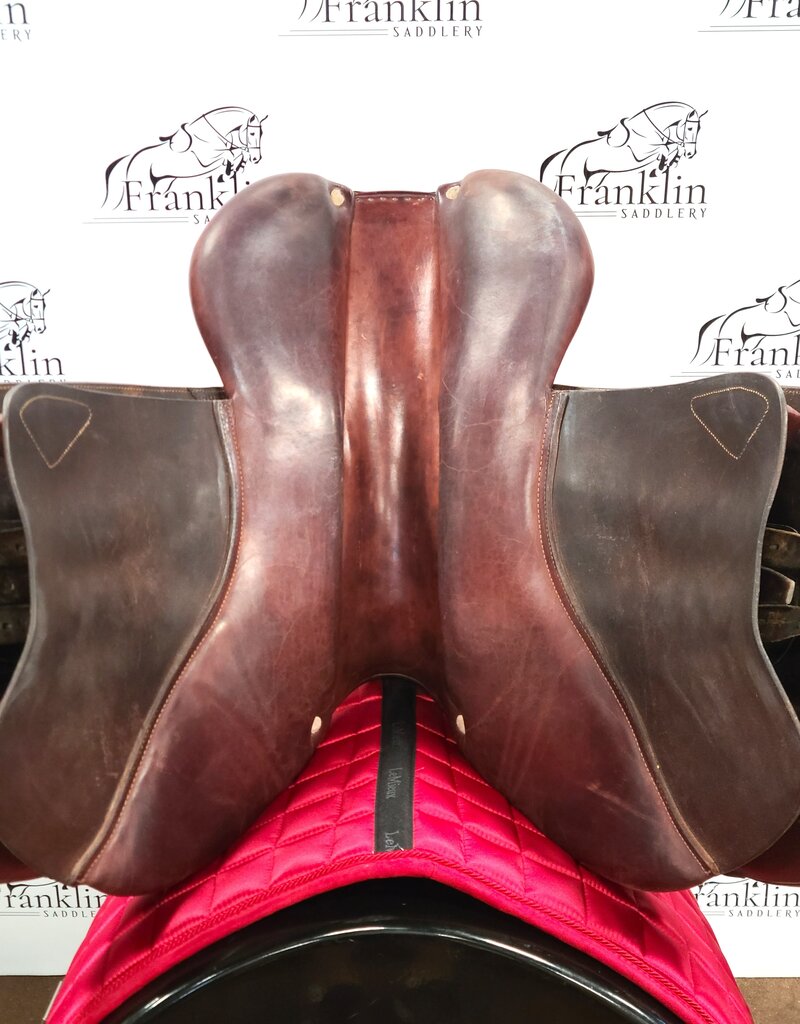 CWD CWD SEO3 Close Contact Jumping Saddle 18" Seat Consignment #802