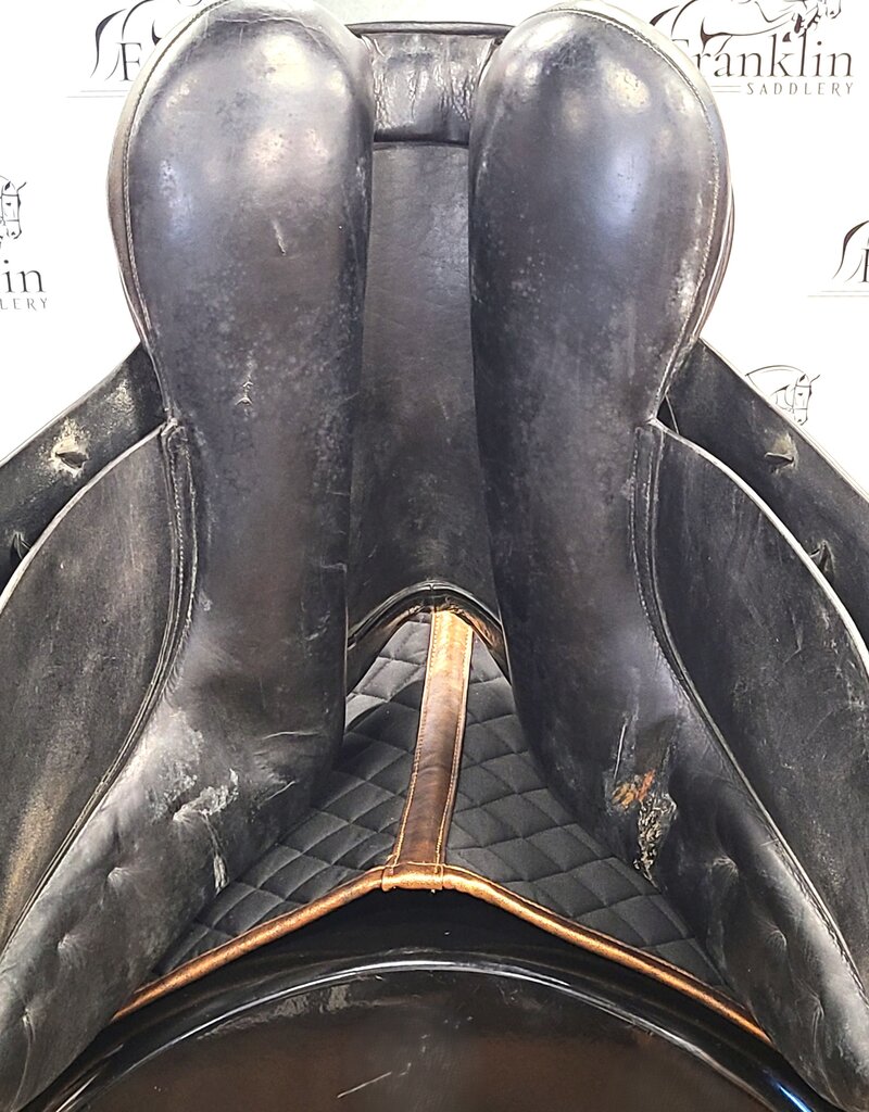 Frank Baines Omni Dressage Saddle 17" Seat Consignment #804