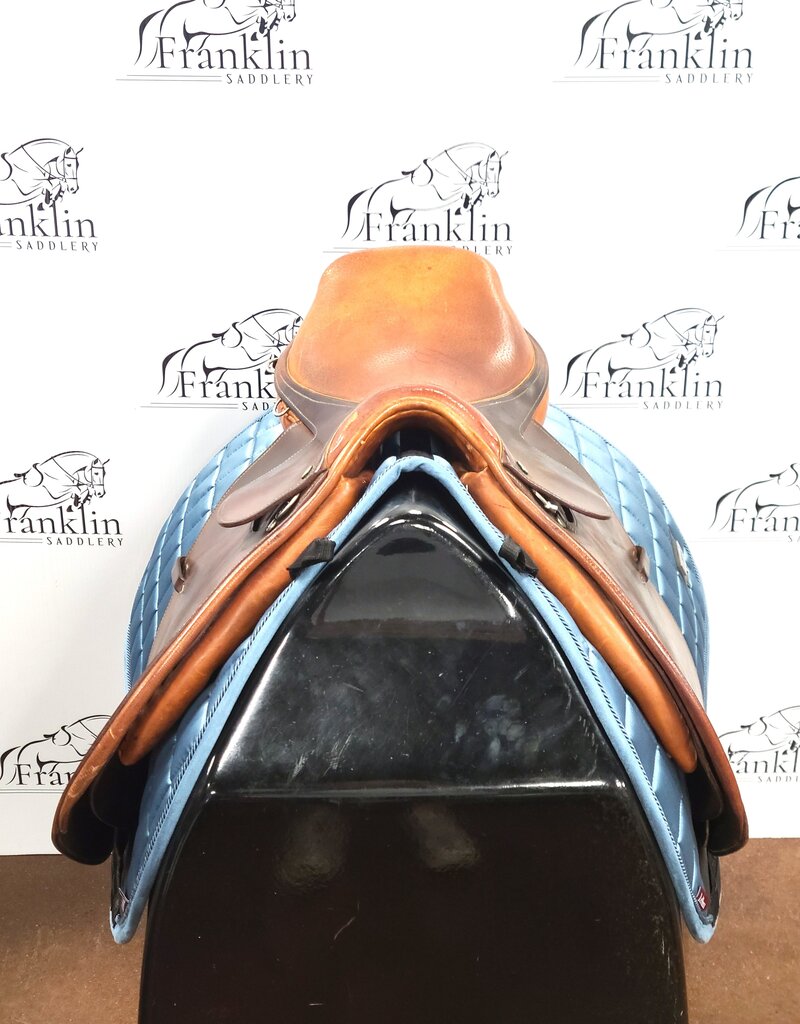 English Saddle 17.5" Seat Saddle Consignment #809